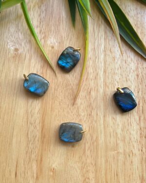 ლაბრადორიტის გულსაკიდები - "MYSTIC DAWN"