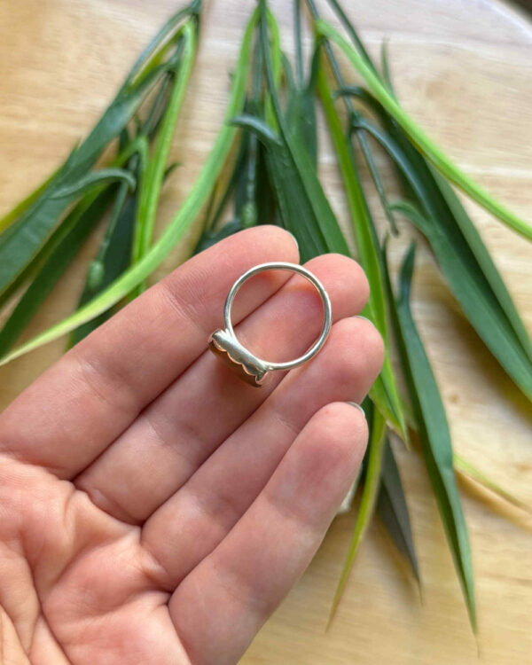 ქარვის ბეჭედი ვერცხლში - "OH... HONEY"