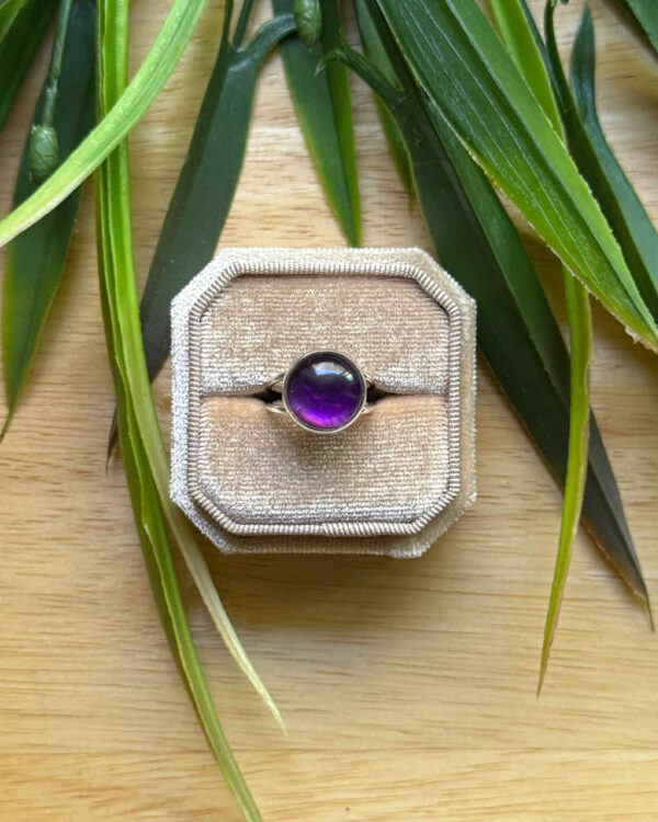 ამეთვისტოს ბეჭედი ვერცხლში - "VIOLETTA"