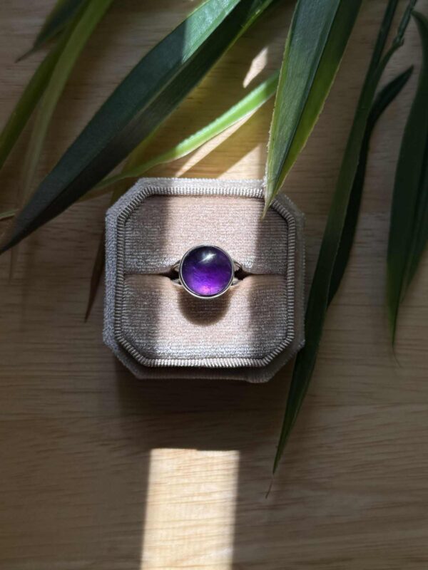 ამეთვისტოს ბეჭედი ვერცხლში - "VIOLETTA"