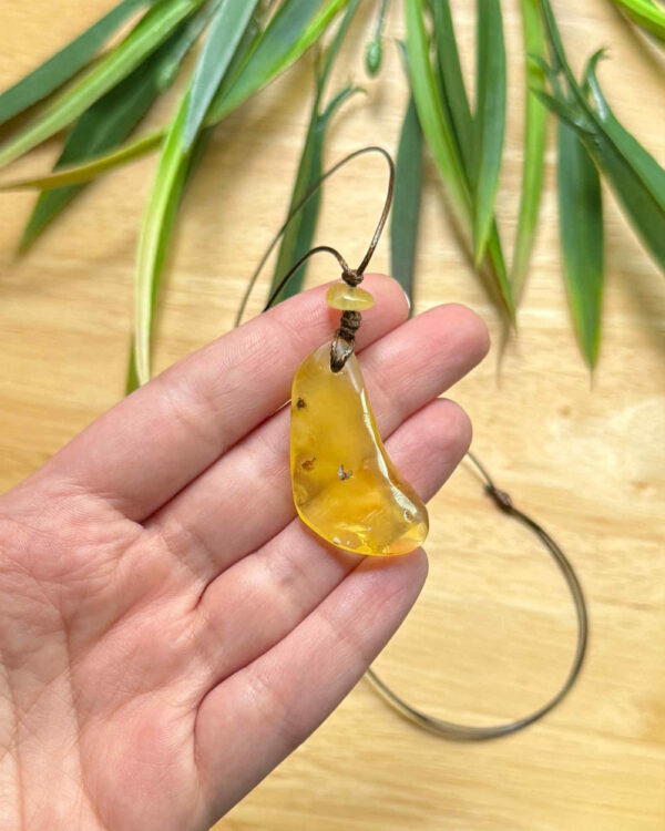 ქარვის გულსაკიდი 2 ქარვის ყელსაბამი - "ZINNIAM"