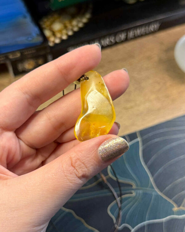 ქარვის გულსაკიდი 6 ქარვის ყელსაბამი - "ZINNIAM"