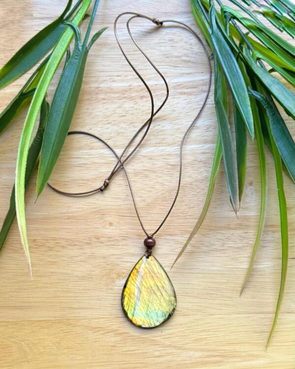 ლაბრადორიტის ყელსაბამი - "AURELIA"