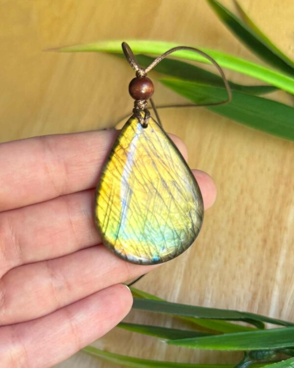 ლაბრადორიტის ყელსაბამი - "AURELIA"