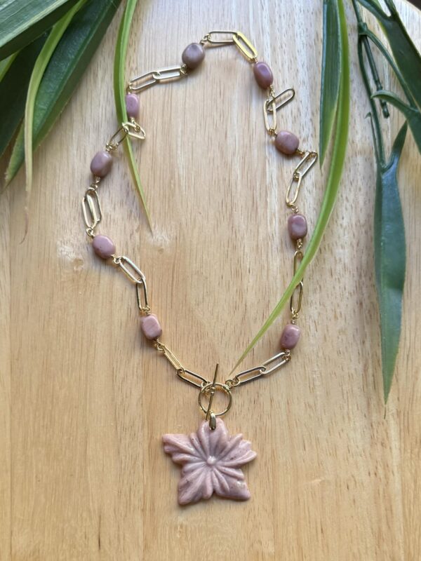 როდონიტის ყელსაბამი - "AZALEA"